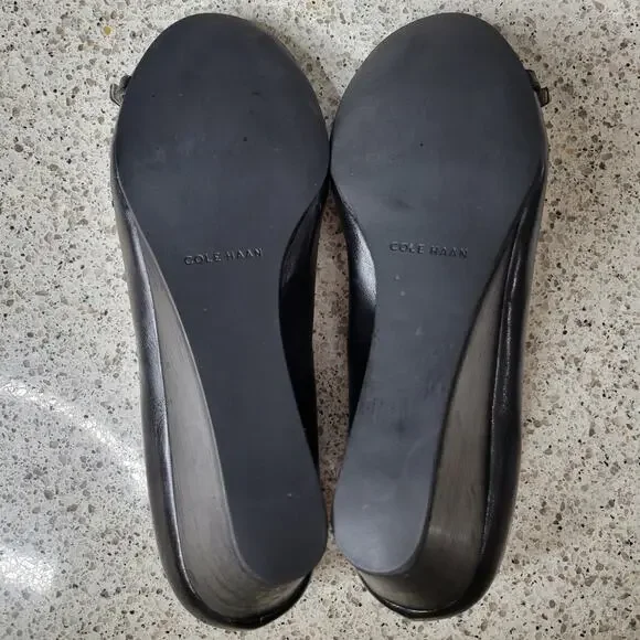 Cole Haan Grand OS Black Leather Closed Round Toe Gold Buckle Wedge Heel✨️9B - Picture 13 of 15